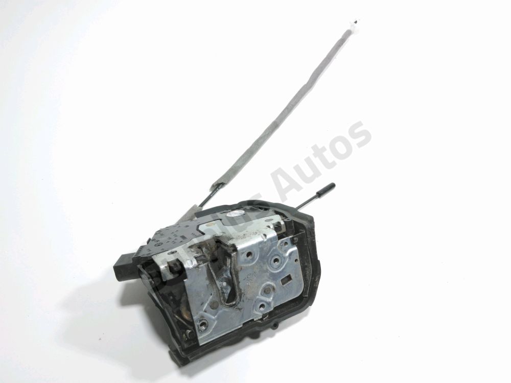 Serrure de porte avant droite