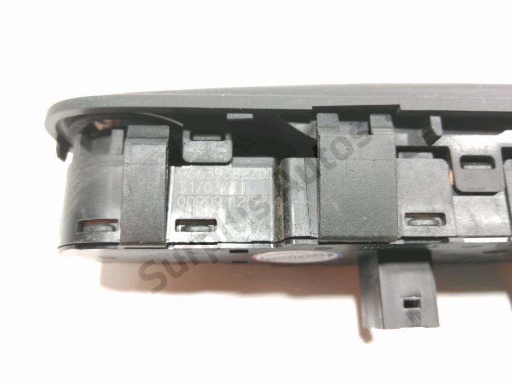 Commande lève-vitre avant gauche