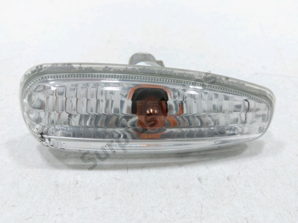 Répétiteur d'aile droit