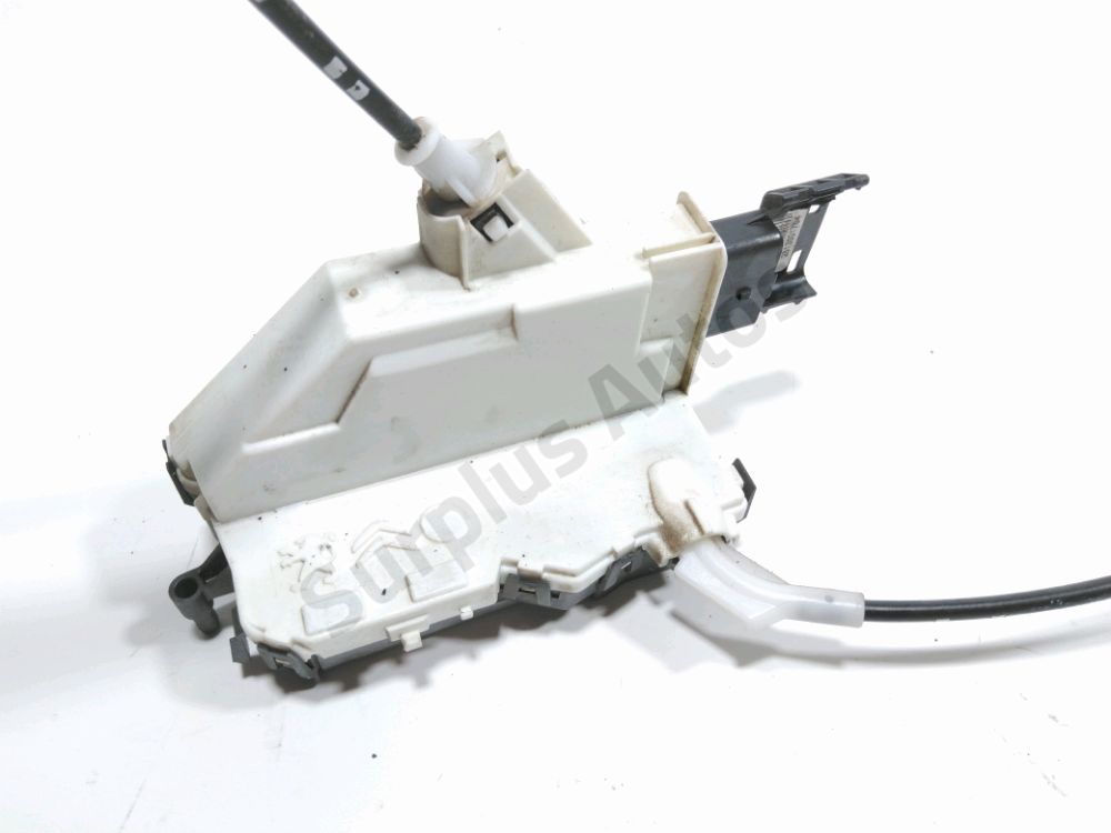 Serrure de porte avant droite