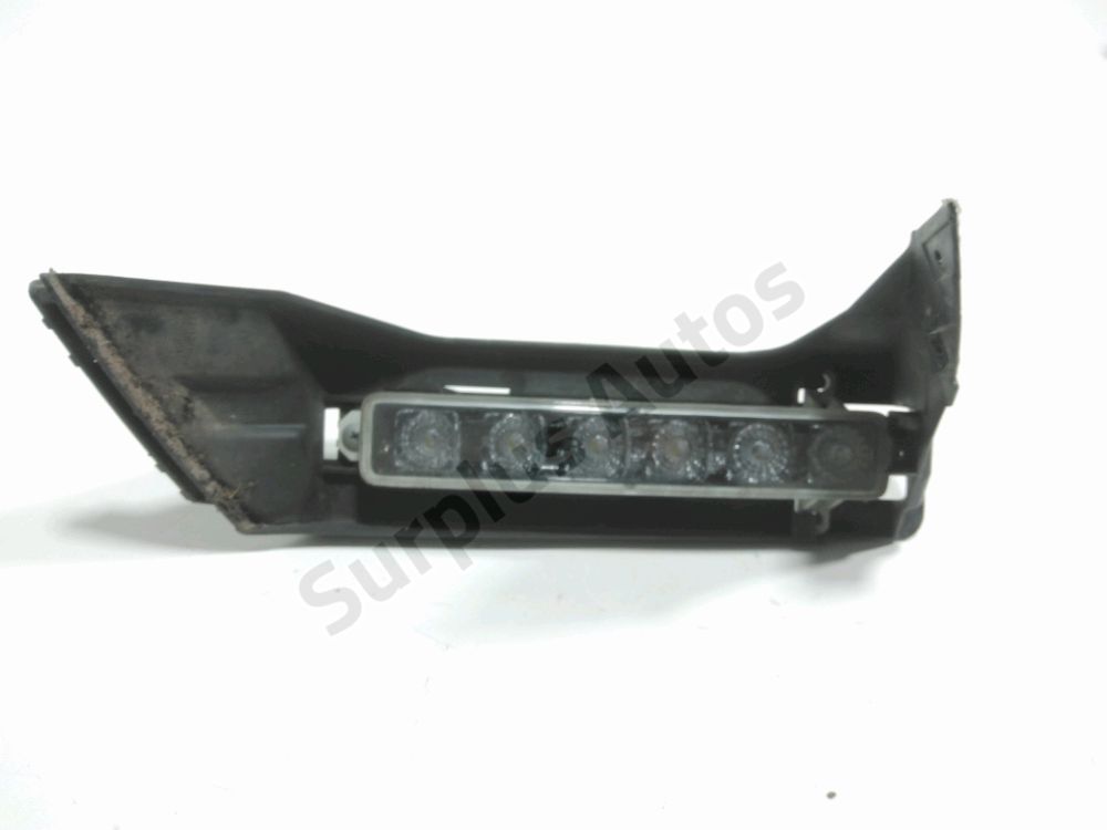 Feu diurne avant gauche