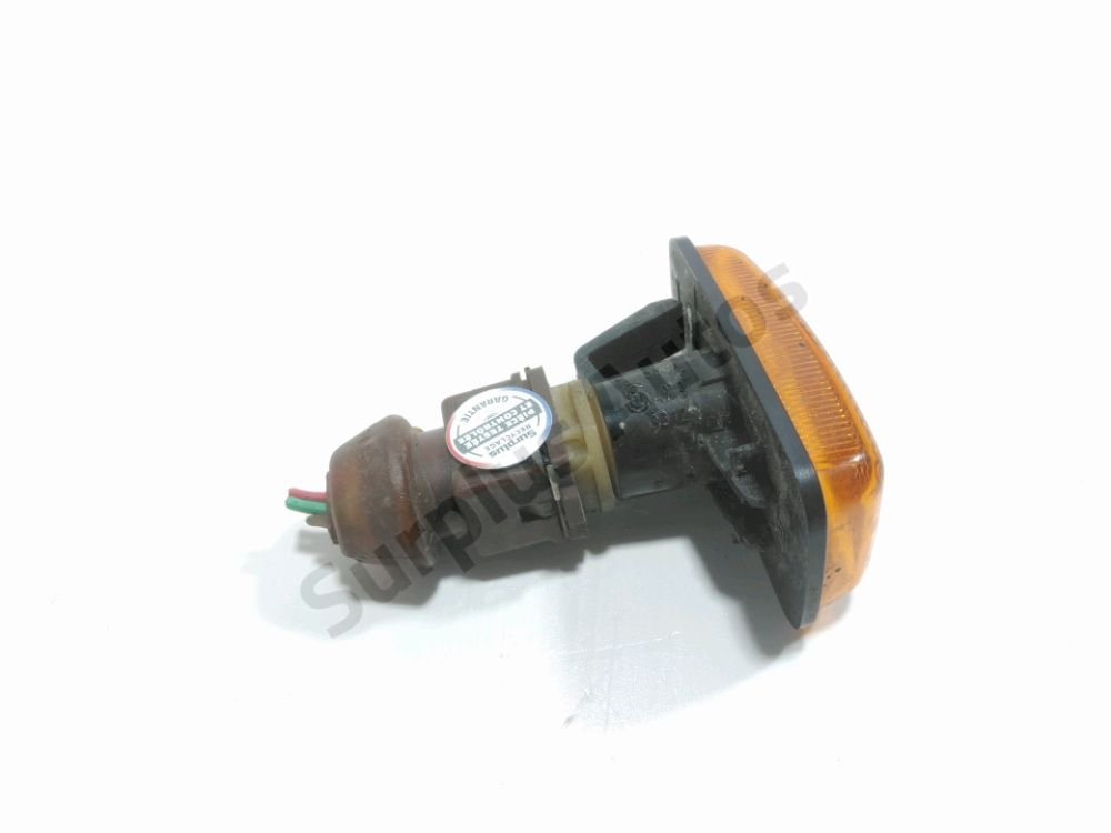 Répétiteur d'aile gauche