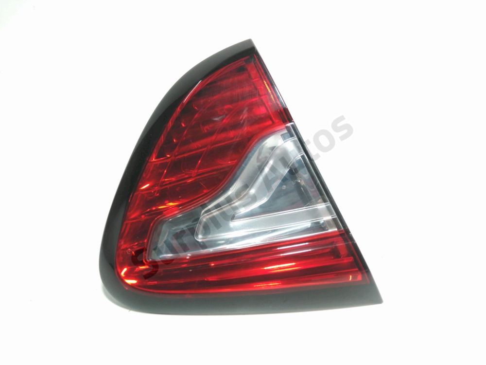 Feu arrière intérieur gauche