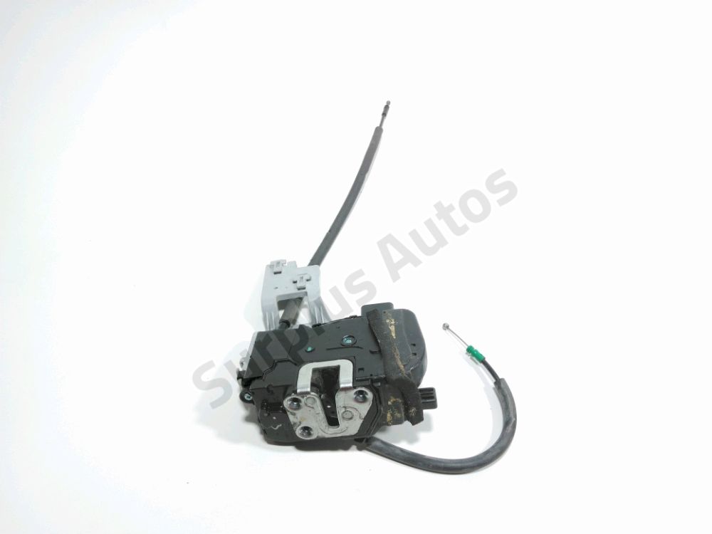 Serrure de porte avant droite