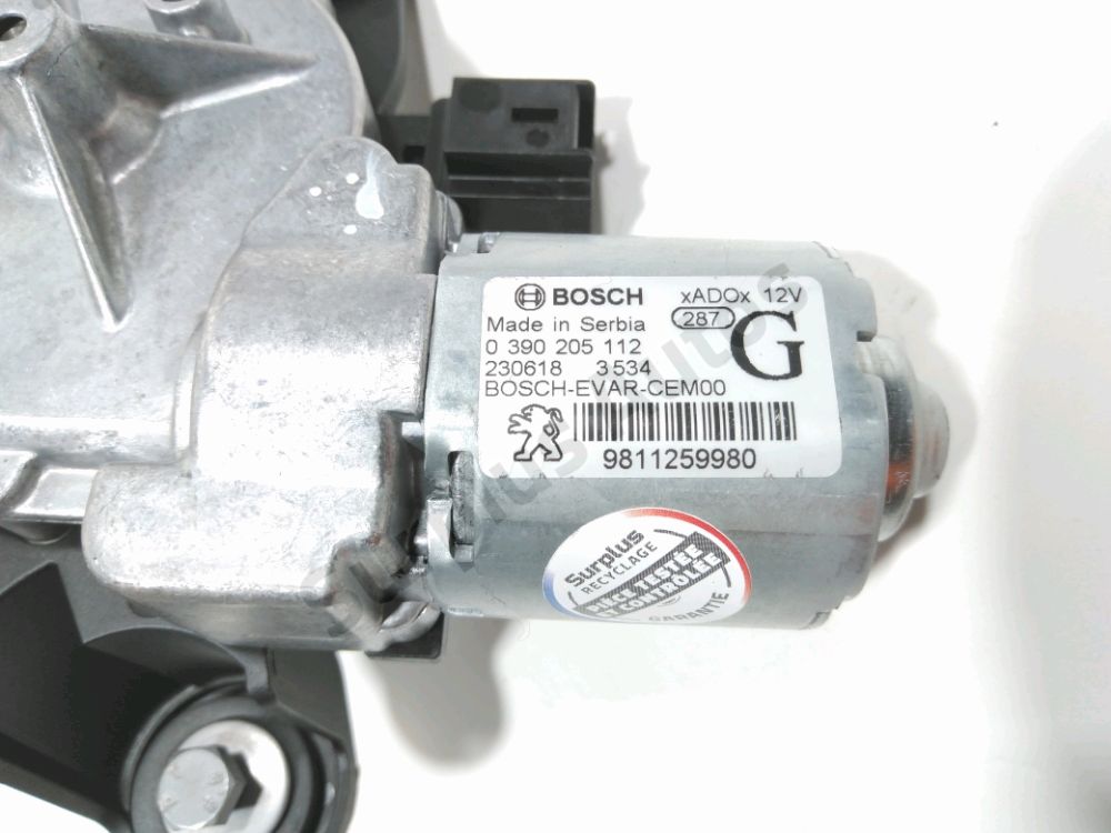 Moteur d'essuie glace arrière