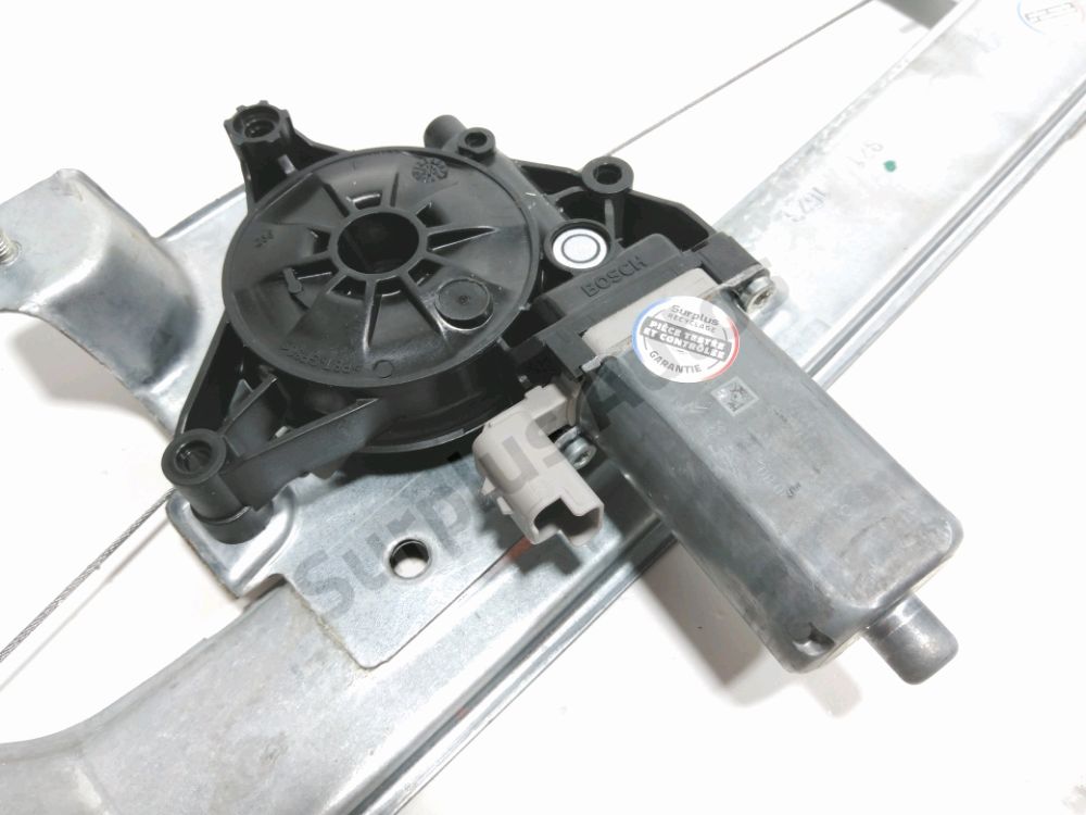 Lève-vitre électrique avant droit