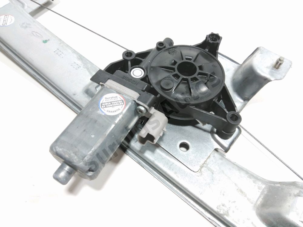 Lève-vitre électrique avant gauche