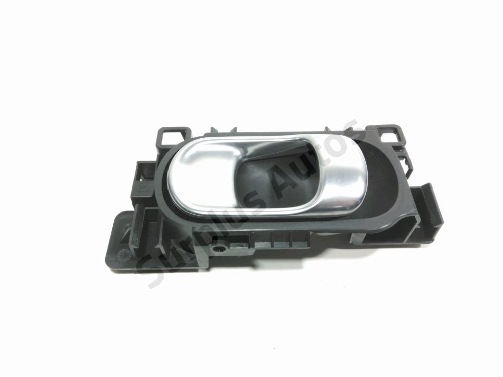 Poignee interieure porte avant droite