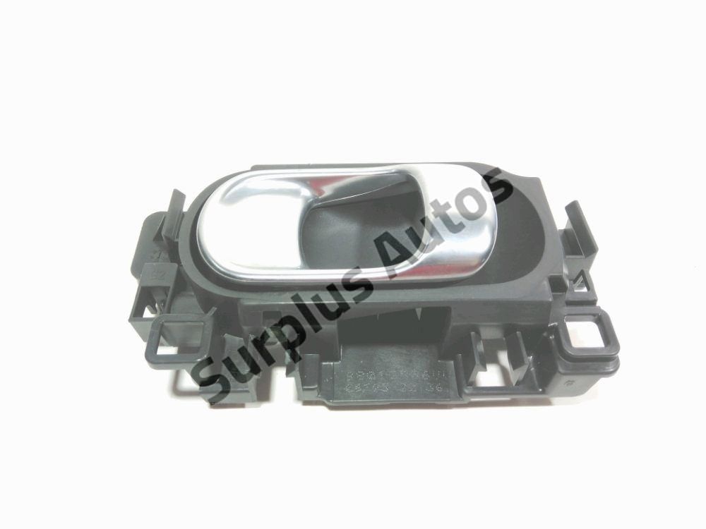 Poignee interieure porte avant gauche