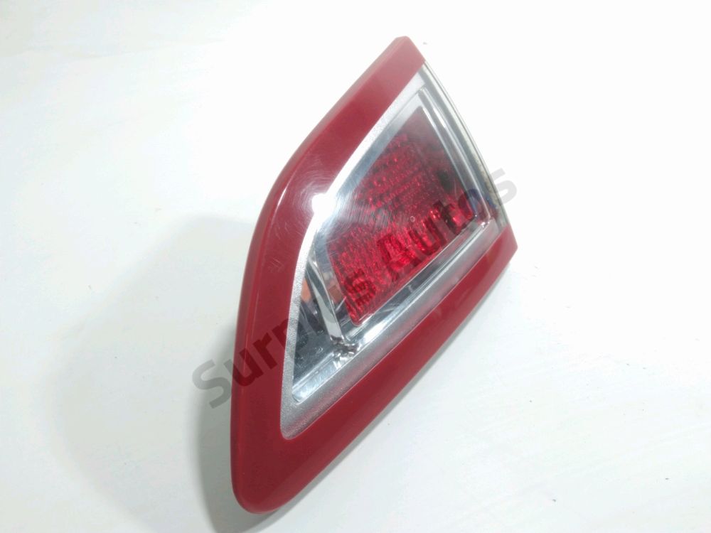 Feu arrière intérieur gauche