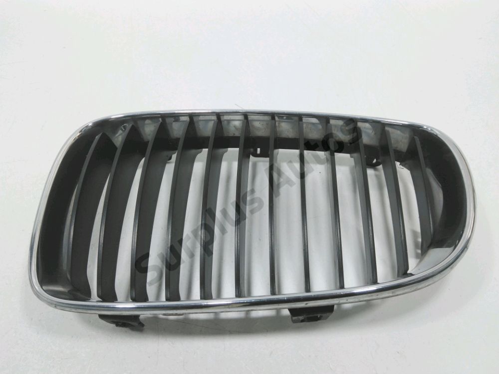 Grille de calandre gauche