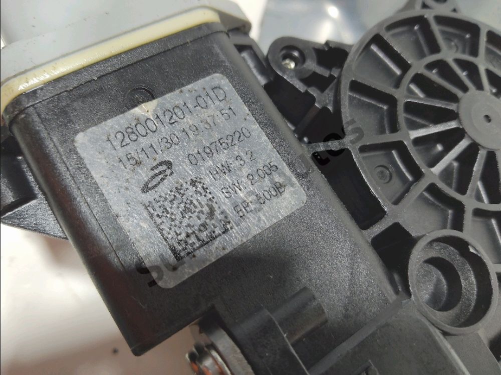 Lève-vitre électrique avant gauche