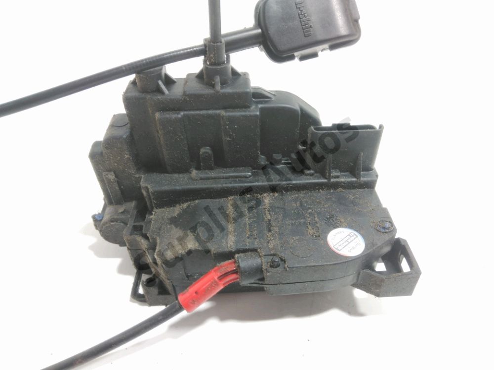 Serrure de porte avant droite