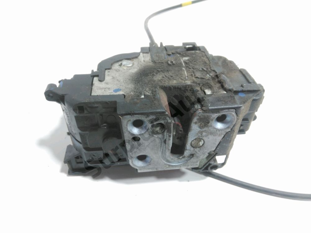 Serrure de porte avant droite