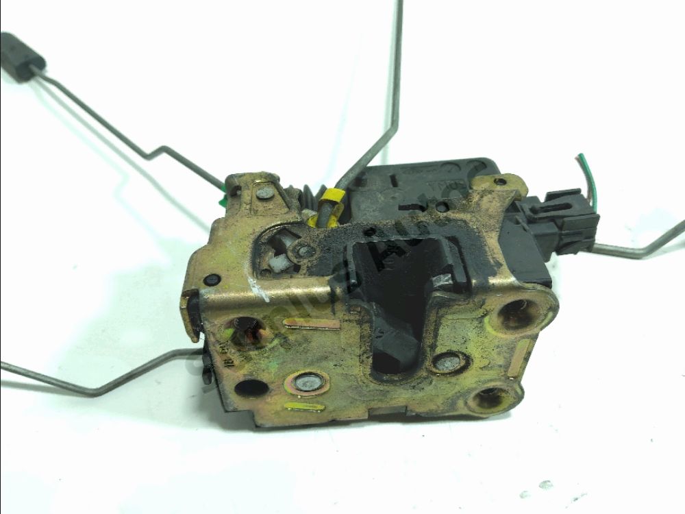 Serrure de porte avant gauche