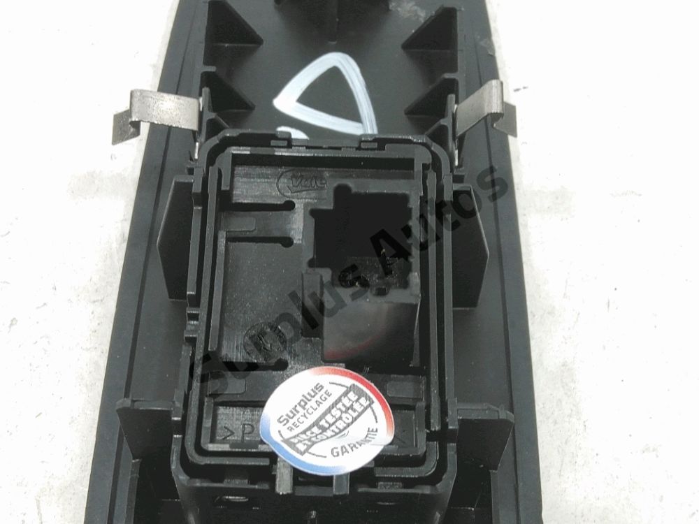 Commande lève-vitre avant droit