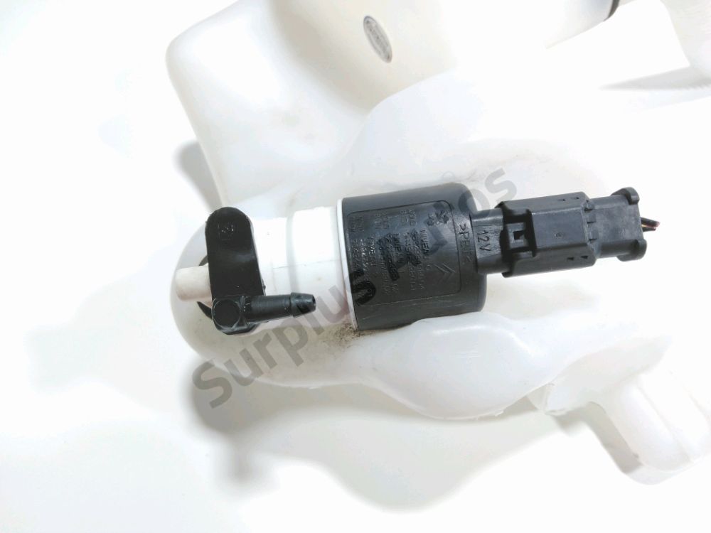 Réservoir de lave glace avant