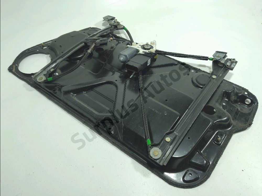 Lève-vitre électrique avant gauche