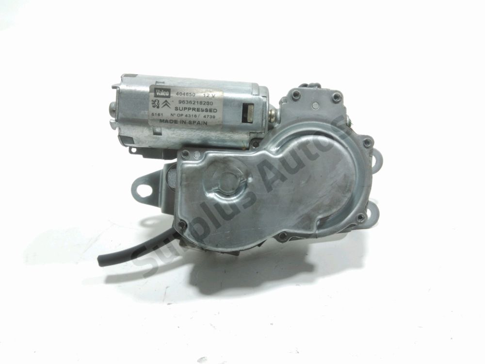 Moteur d'essuie glace arrière