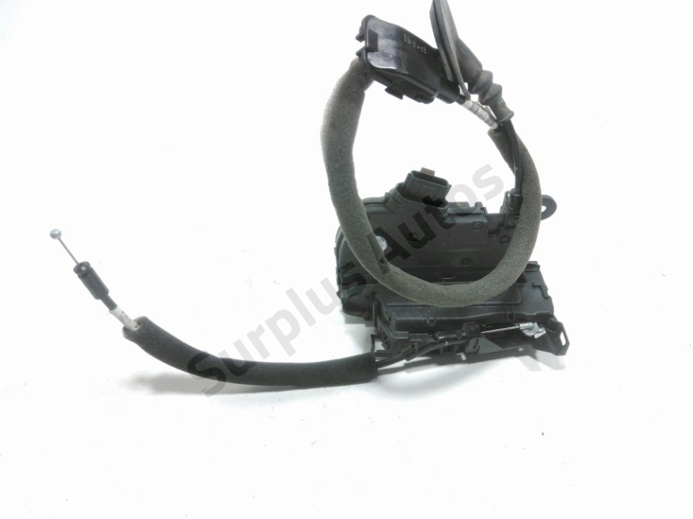 Serrure de porte avant droite