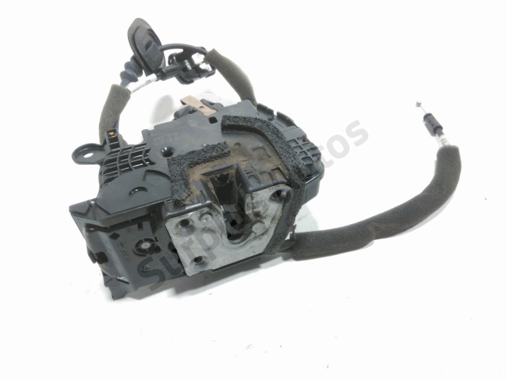 Serrure de porte avant droite