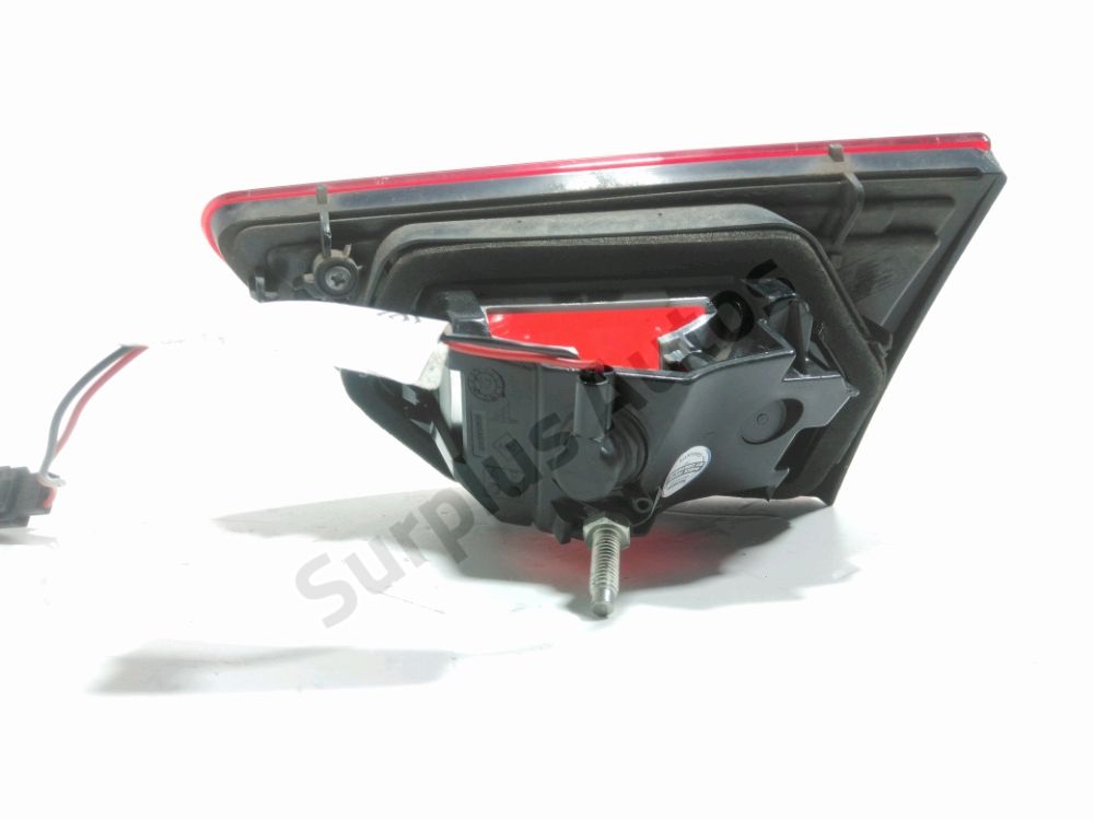 Feu arrière intérieur gauche