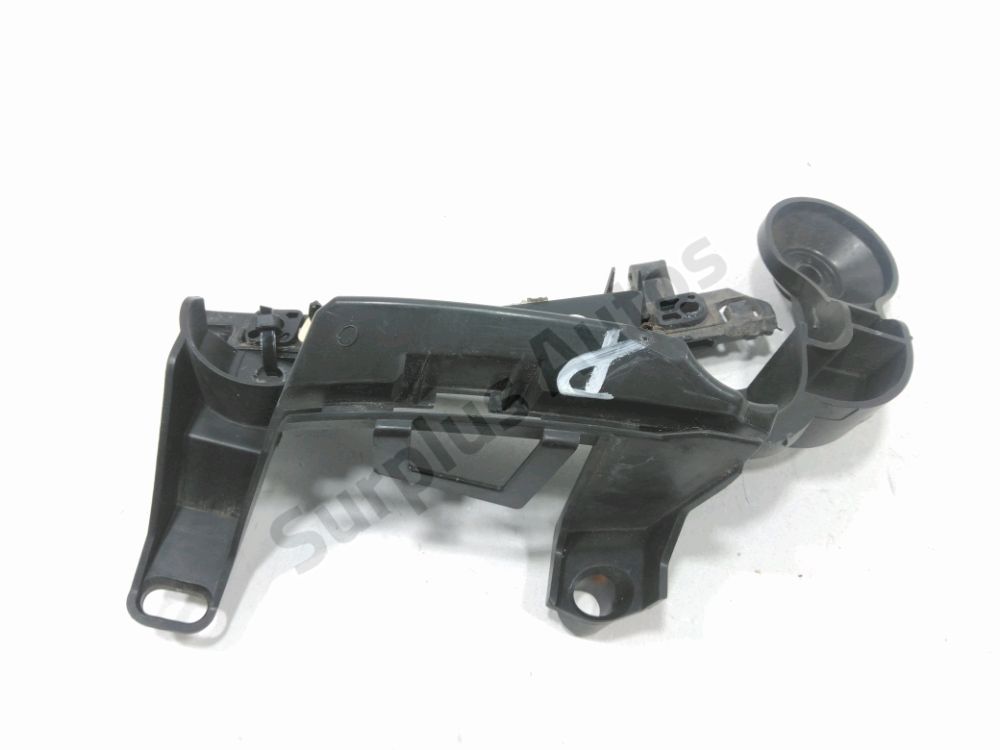 Support droit de pare-choc arrière