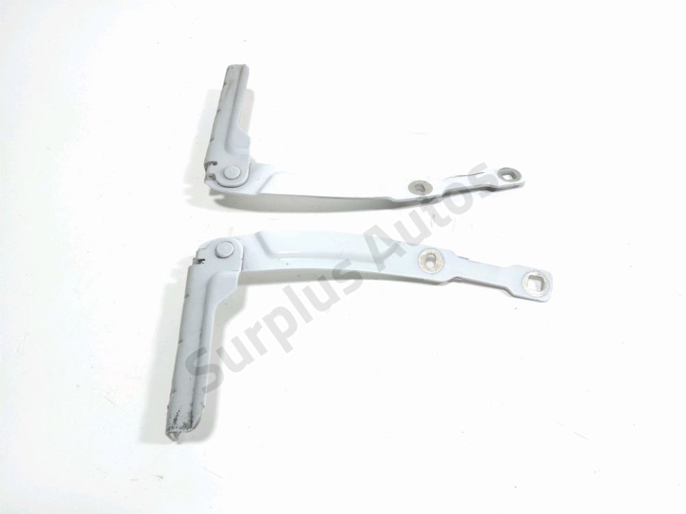 Jeu de charnières de capot