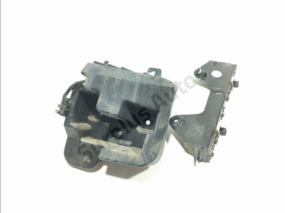 Support droit de pare-choc arrière