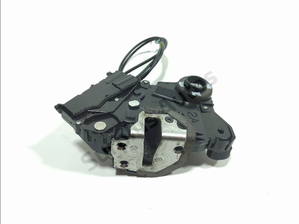 Serrure de porte avant droite