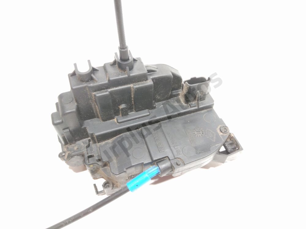 Serrure de porte avant droite