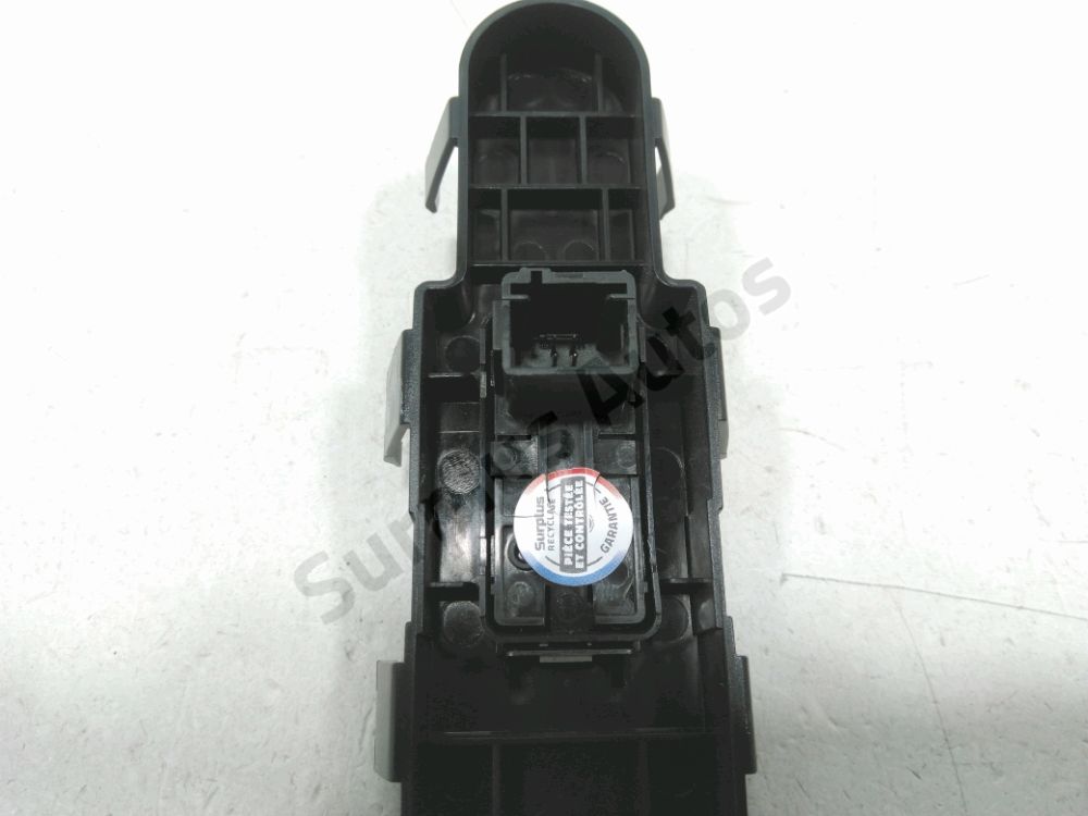 Commande lève-vitre avant droit