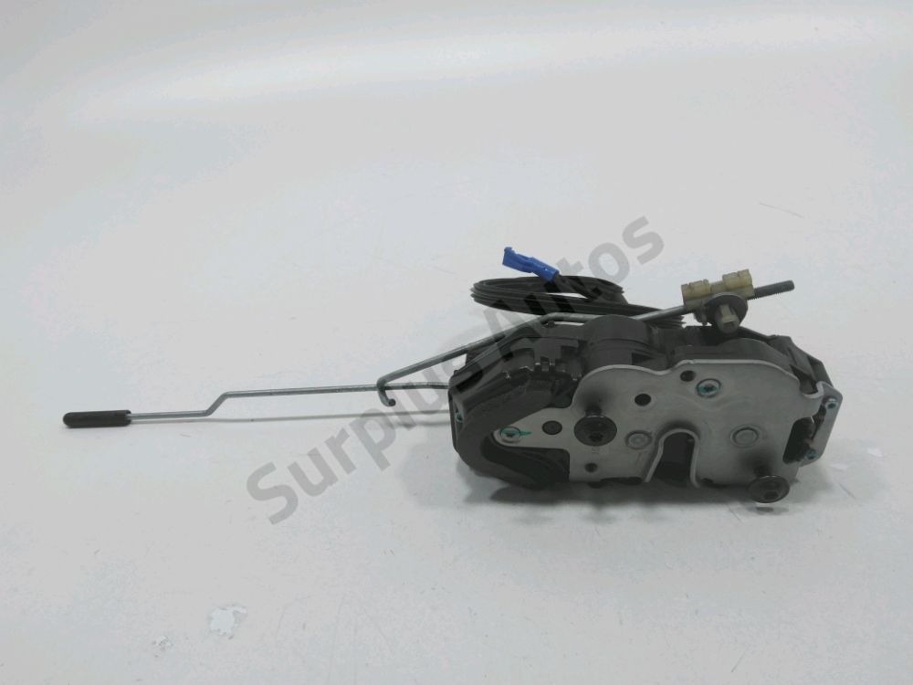 Serrure de porte avant droite