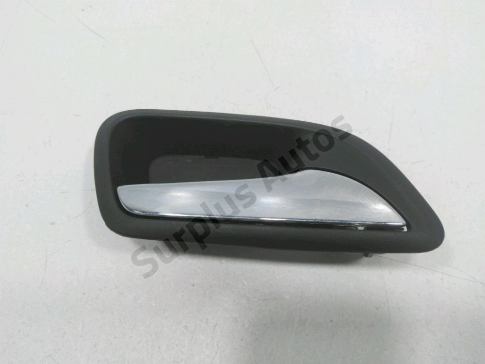 Poignee interieure porte arriere droite