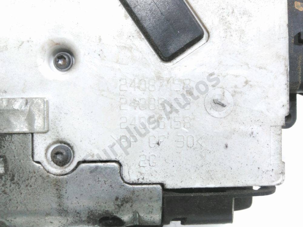 Serrure de porte avant gauche