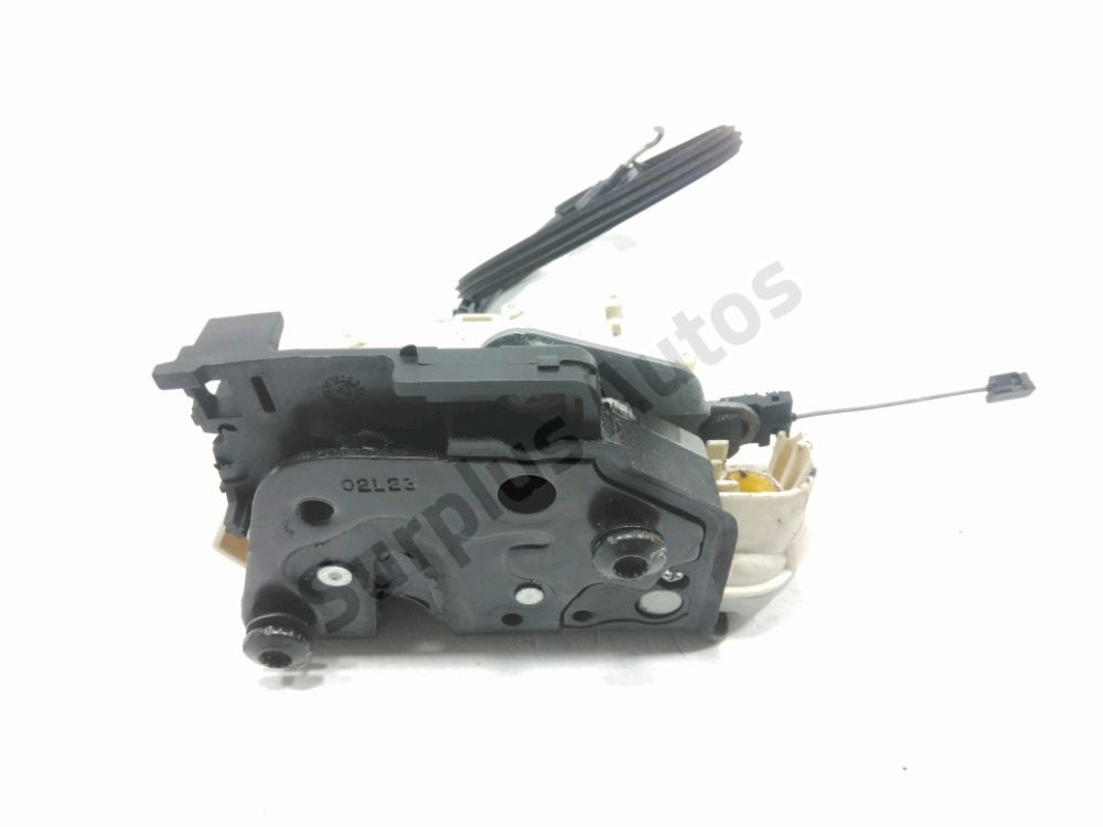 Serrure de porte avant gauche