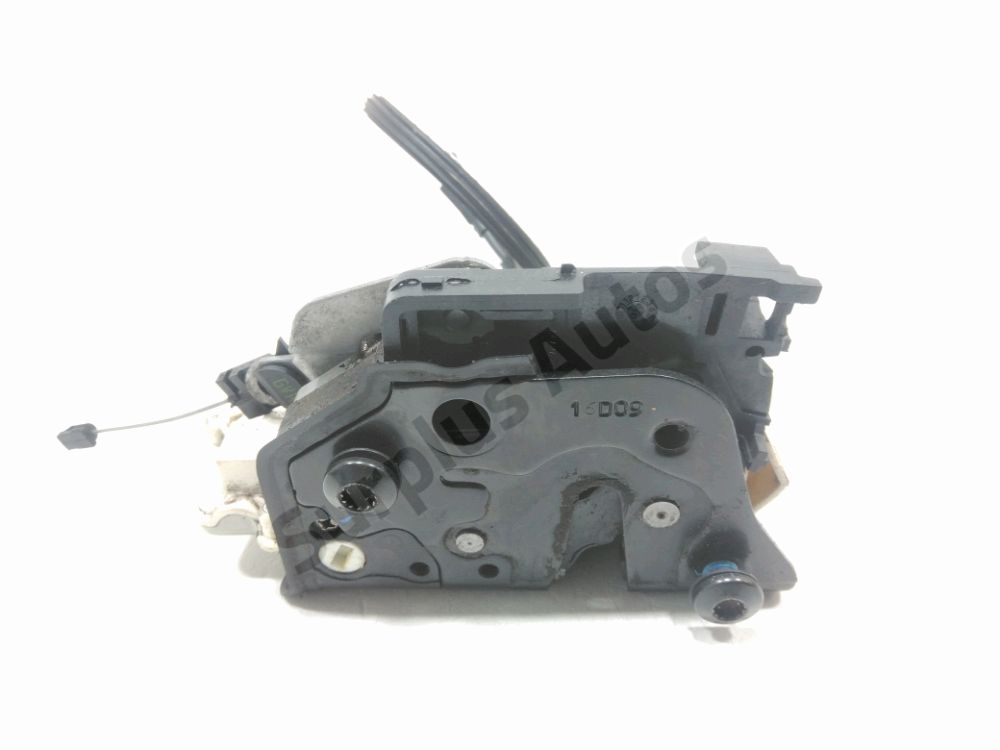 Serrure de porte avant droite