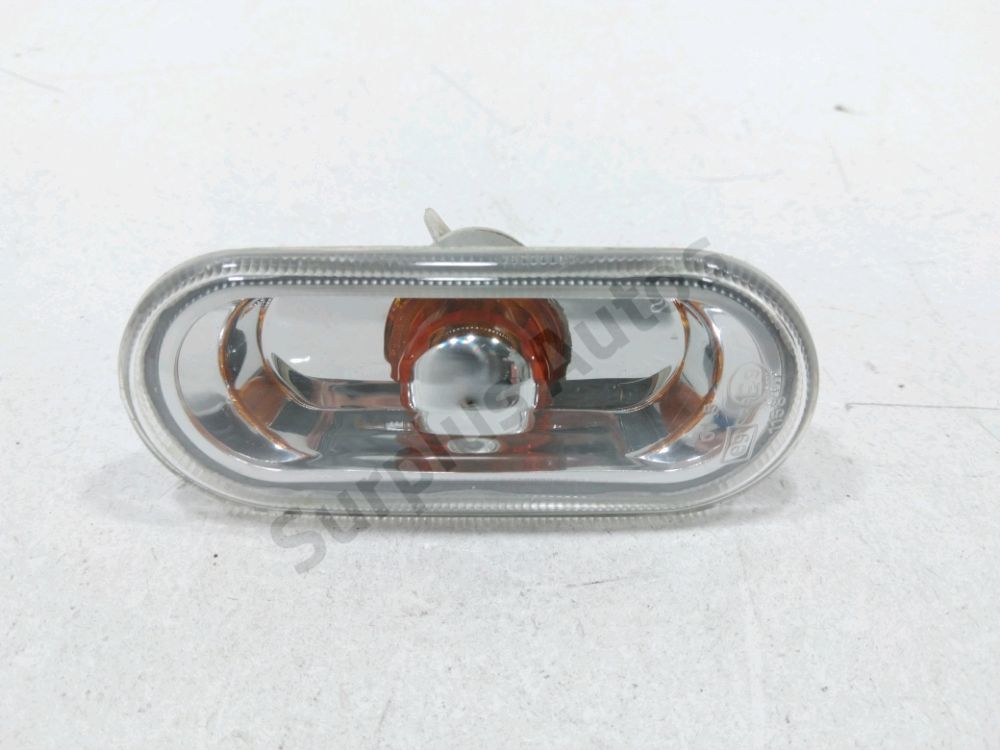 Repetiteur d'aile gauche