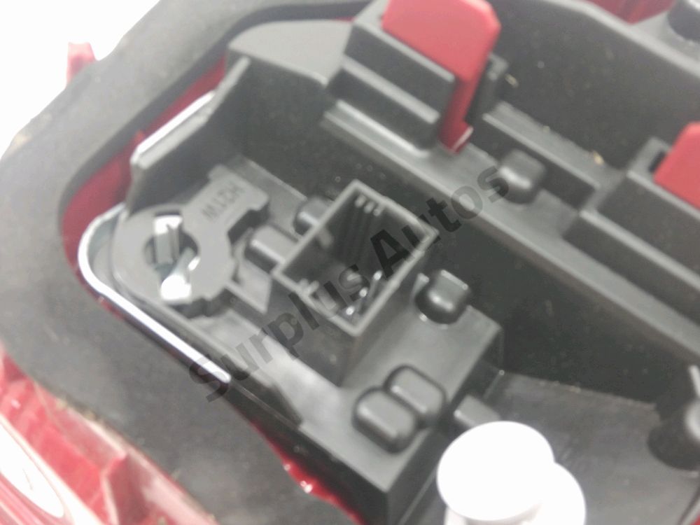 Feu arrière intérieur gauche