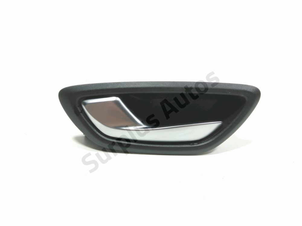 Poignee interieure porte avant gauche