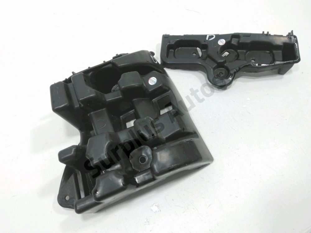 Support droit de pare-choc arrière