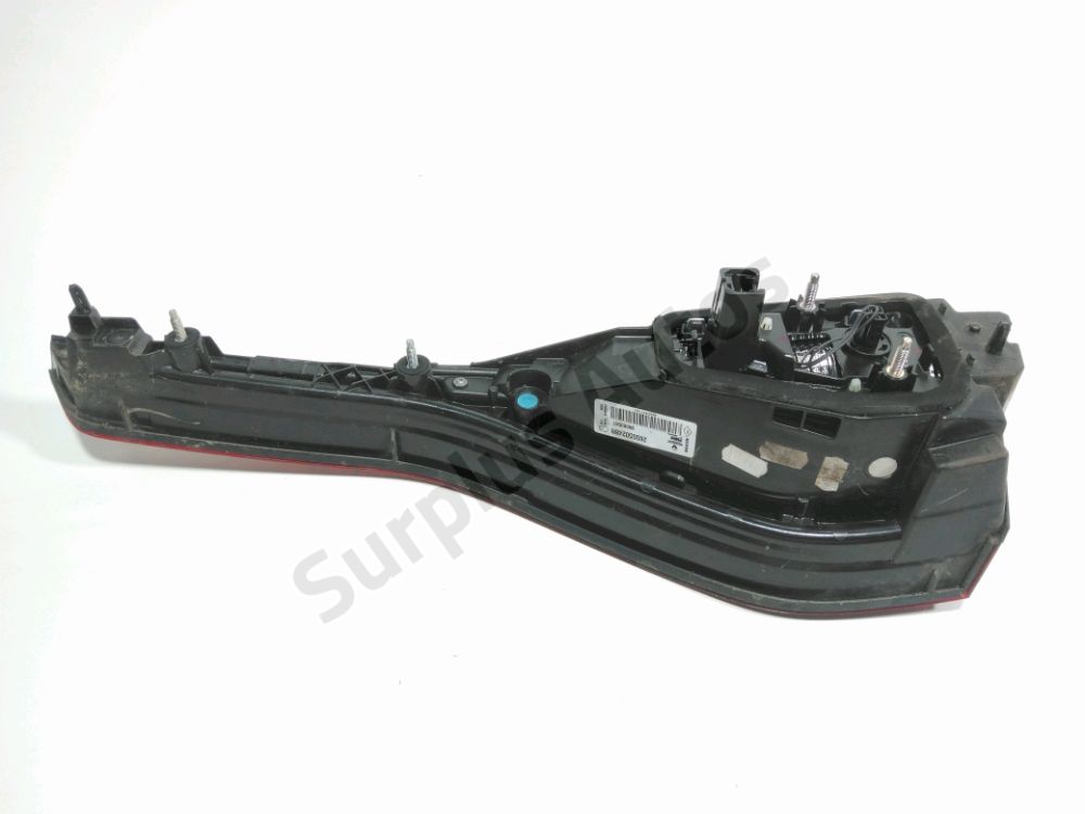 Feu arrière intérieur gauche