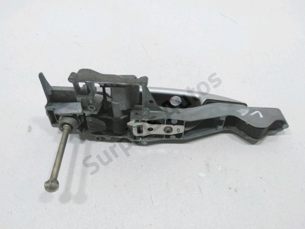 Poignée extérieure avant gauche