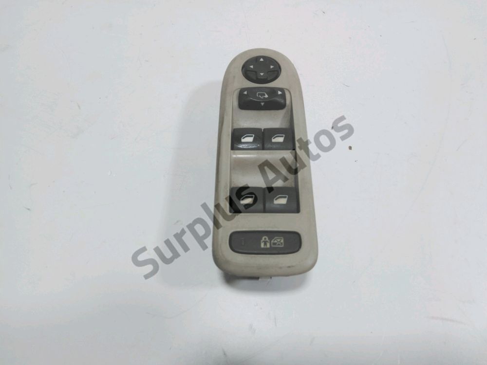 Commande lève-vitre avant gauche