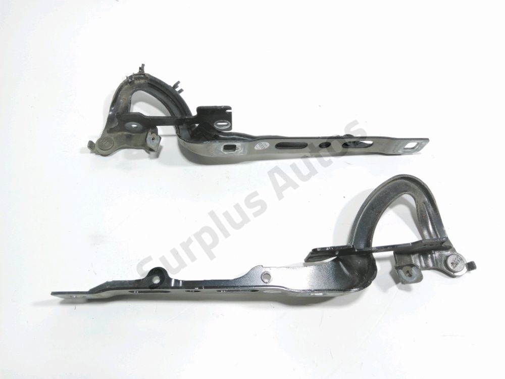 Jeu de charnières de capot