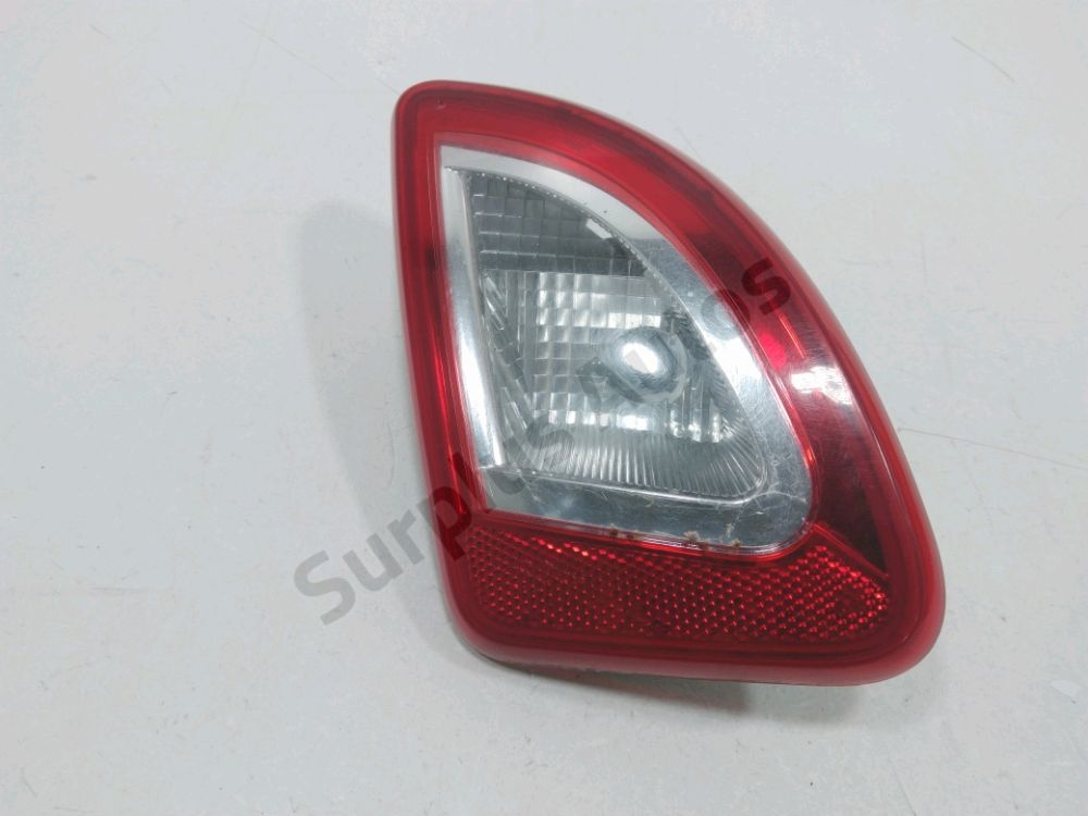 Feu arrière intérieur gauche