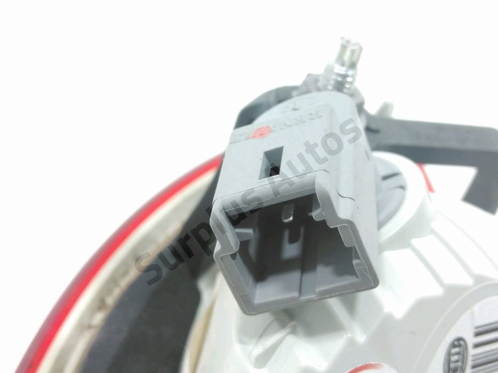 Feu arrière intérieur gauche