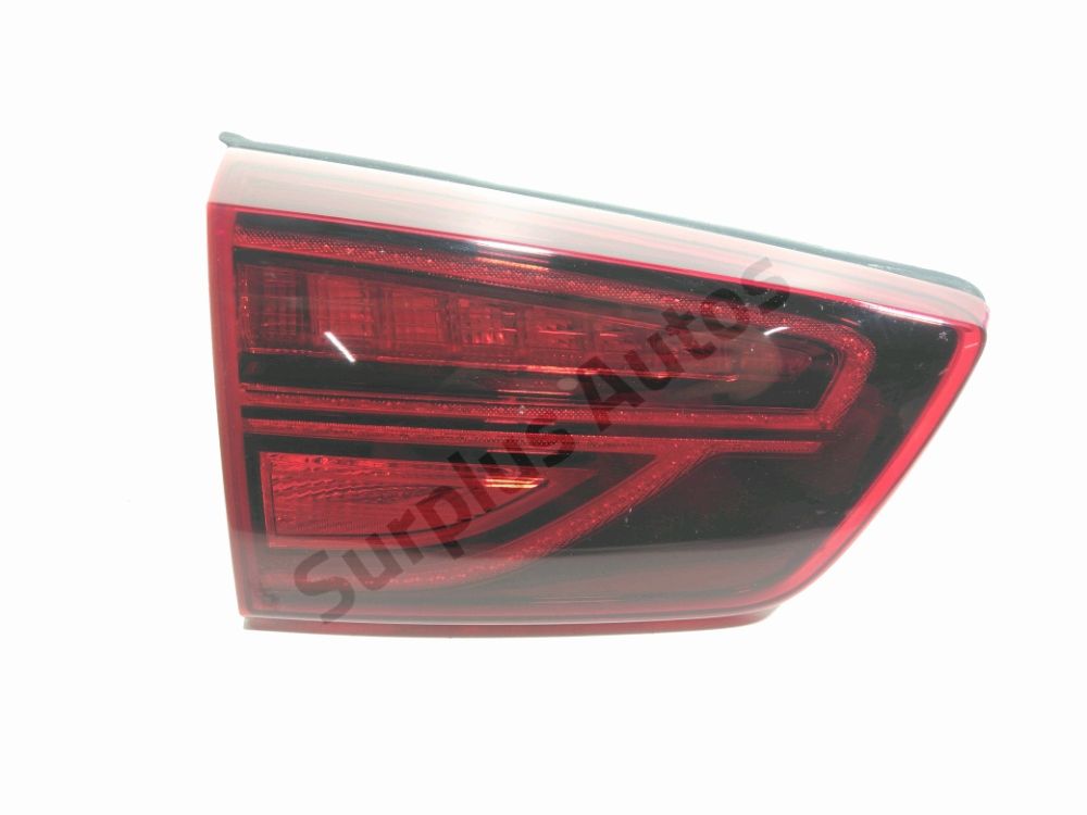 Feu arrière intérieur gauche