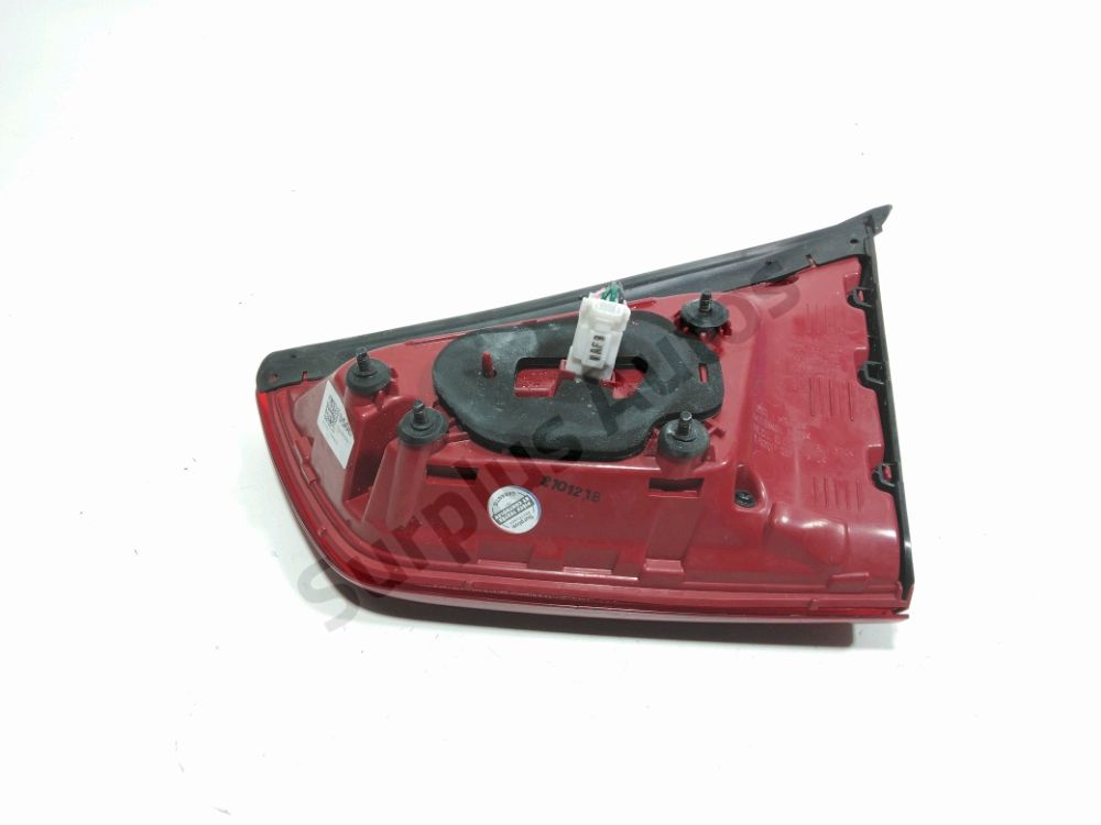 Feu arrière intérieur gauche