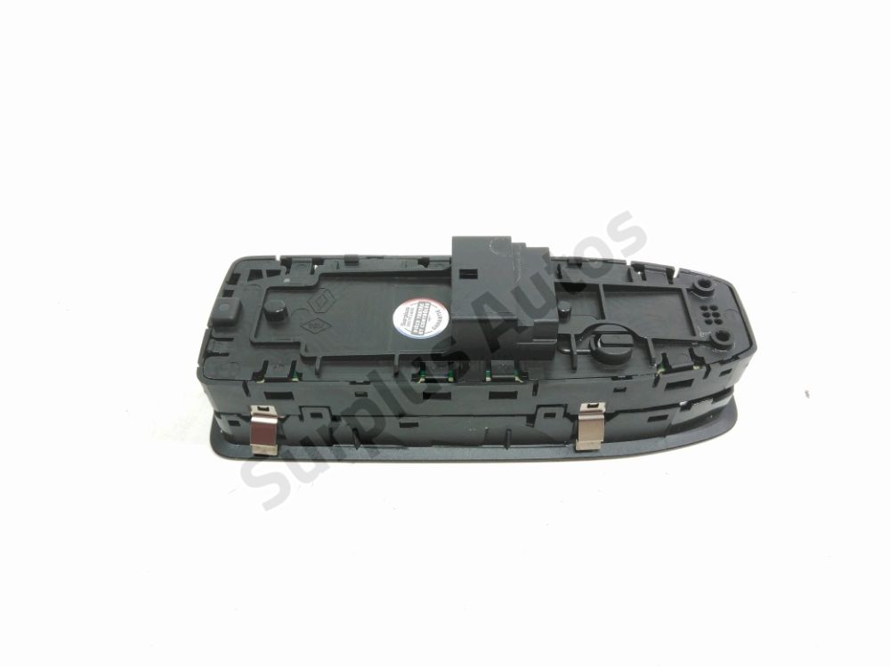 Commande lève-vitre avant gauche